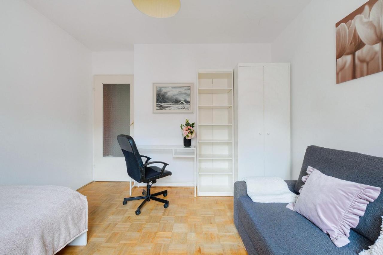 2 Bedroom Apartment In Green Location Varsavia Esterno foto