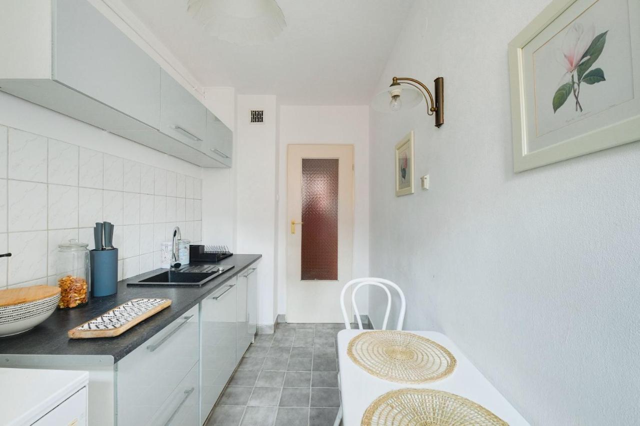 2 Bedroom Apartment In Green Location Varsavia Esterno foto
